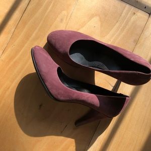 Ecco Purple Suede Heels